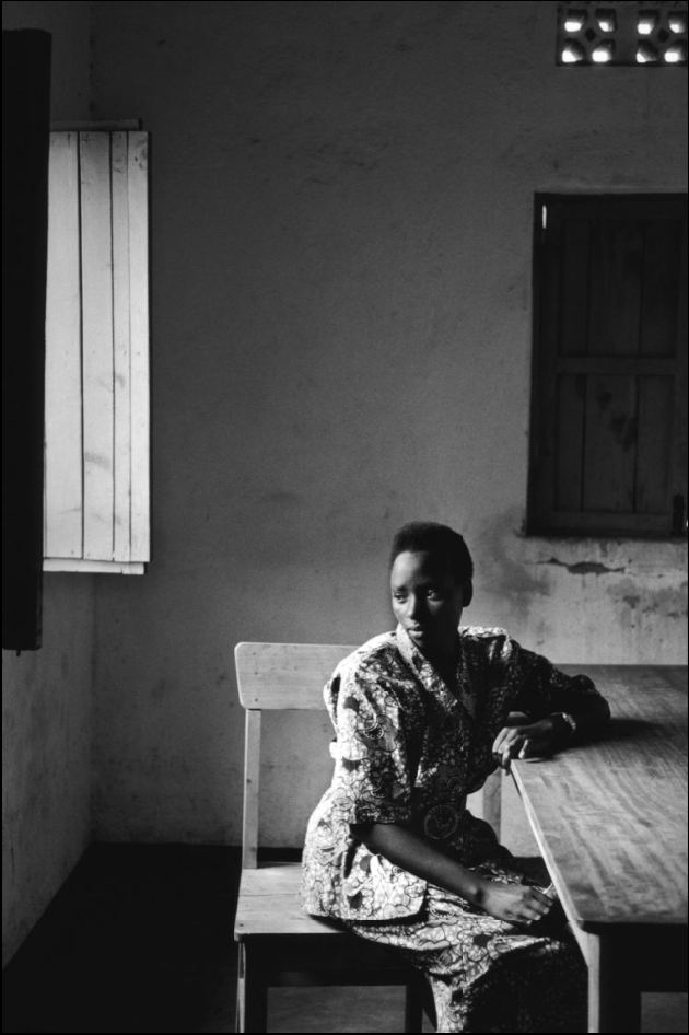(Depardon, “Jeannette AYINKAMIYE”, August 1999)